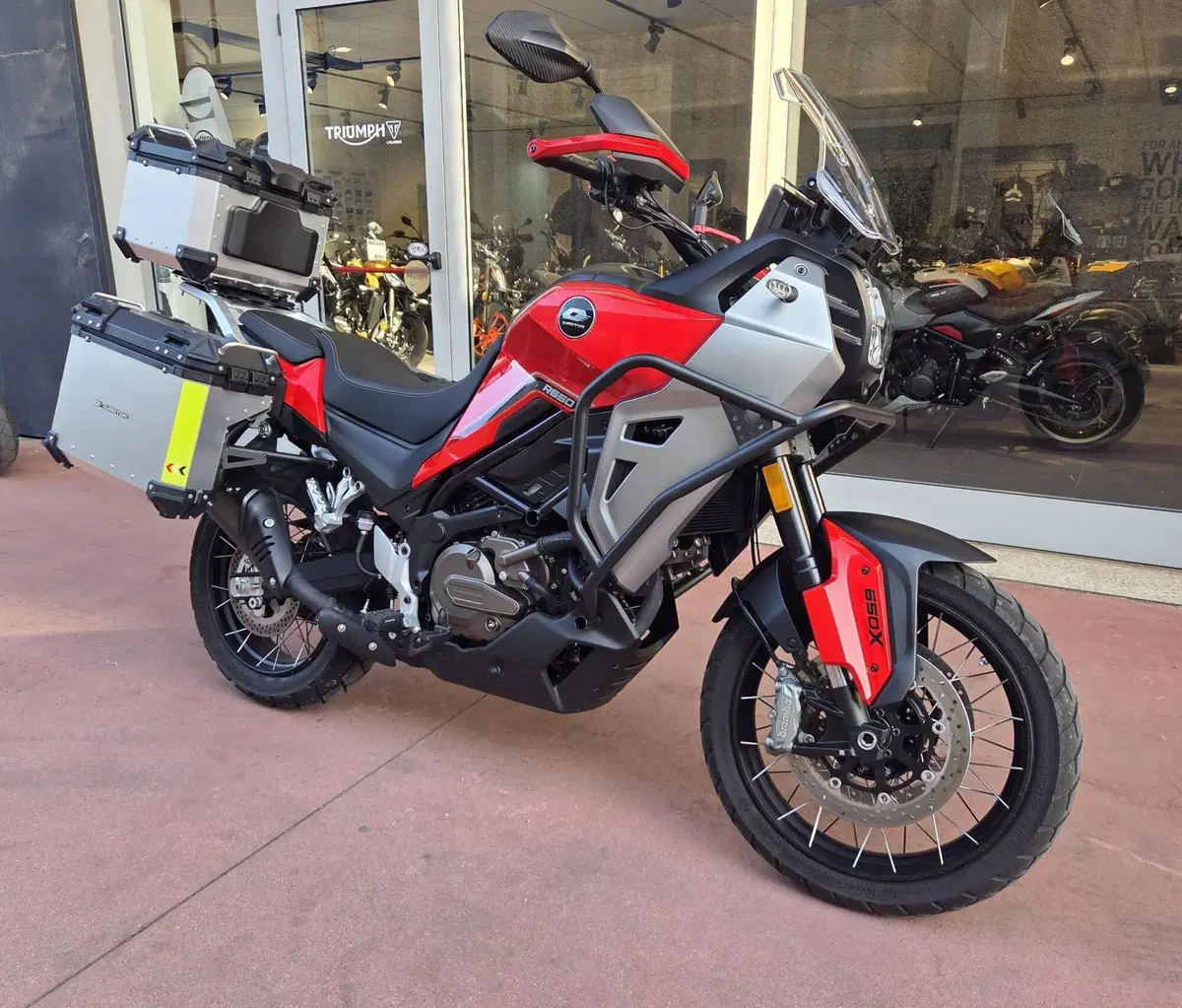 QJ Motor SVT 650 X (2025 - 26)