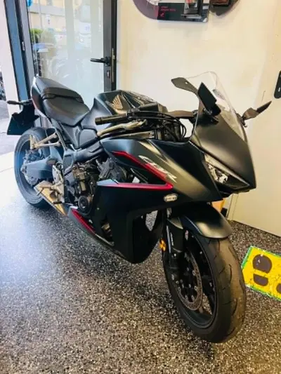 Honda CBR 650 R E-Clutch (2024 - 26) usata