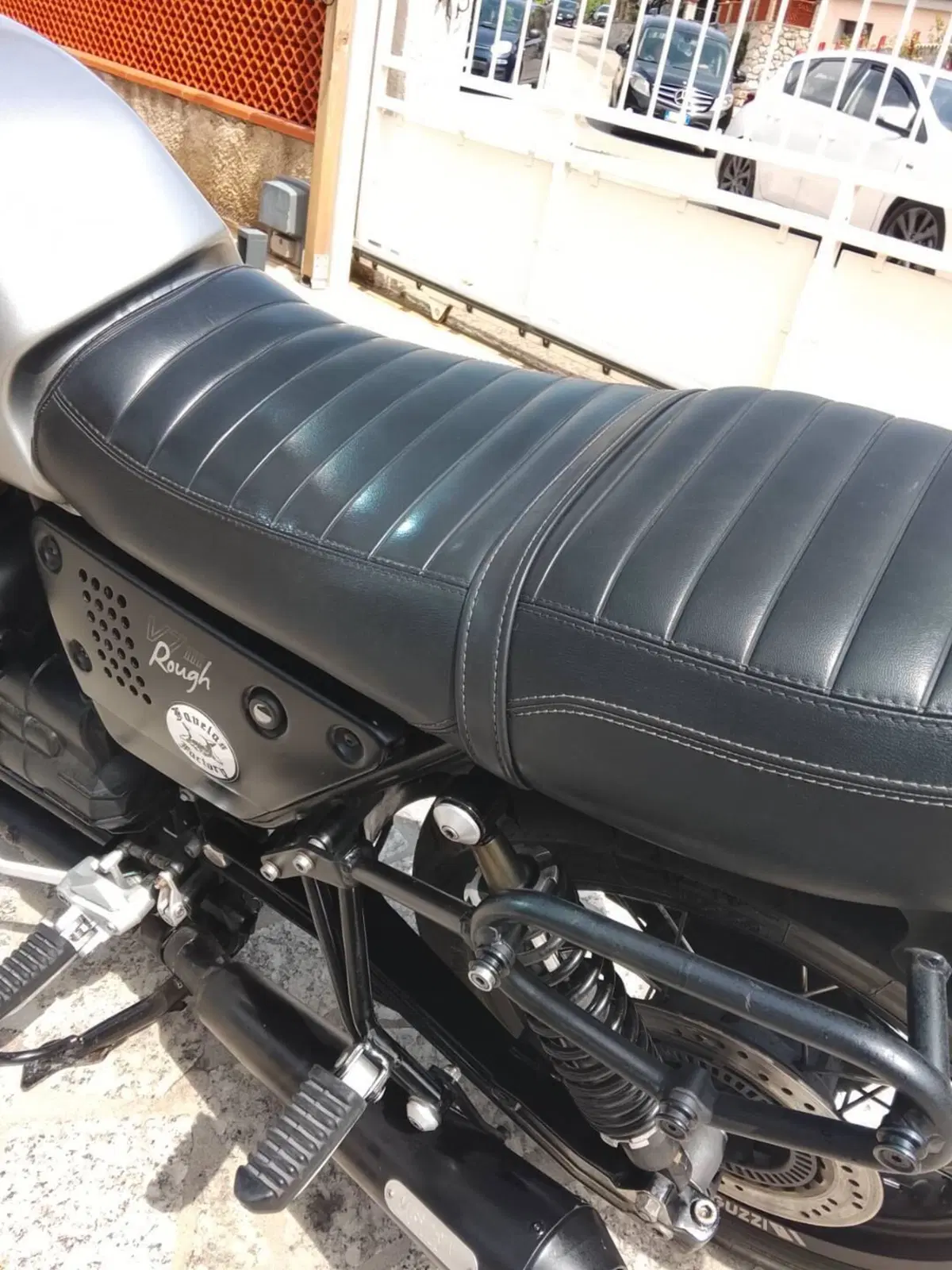 Moto Guzzi V7 III Rough (2018 - 20) (6)