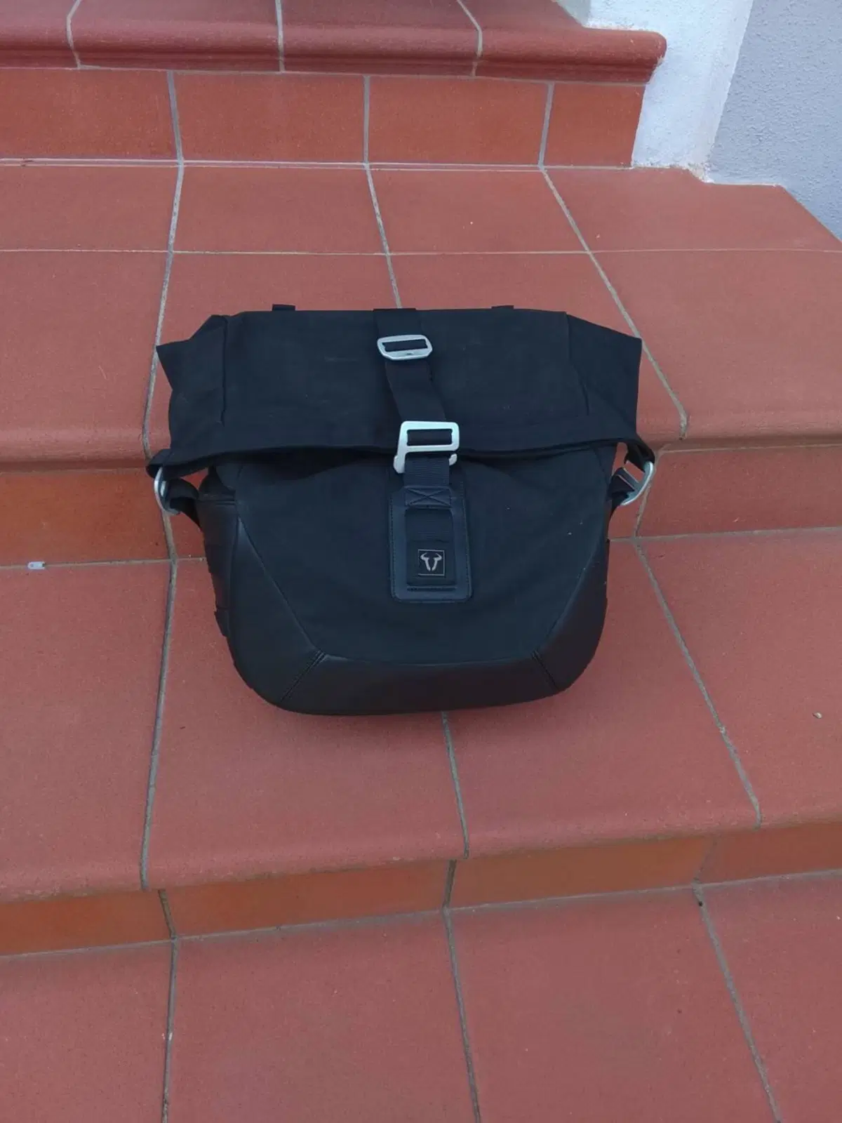 Moto Guzzi V7 III Rough (2018 - 20) (8)