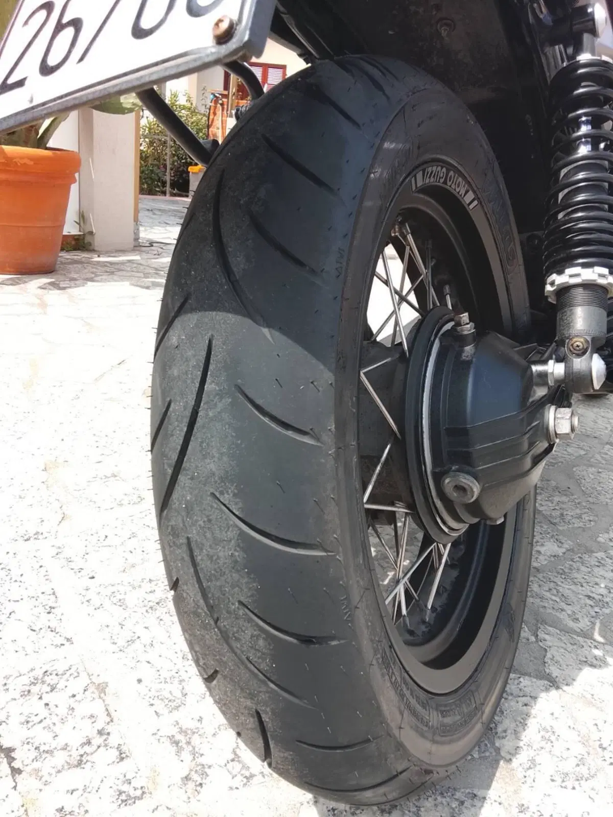 Moto Guzzi V7 III Rough (2018 - 20) (11)