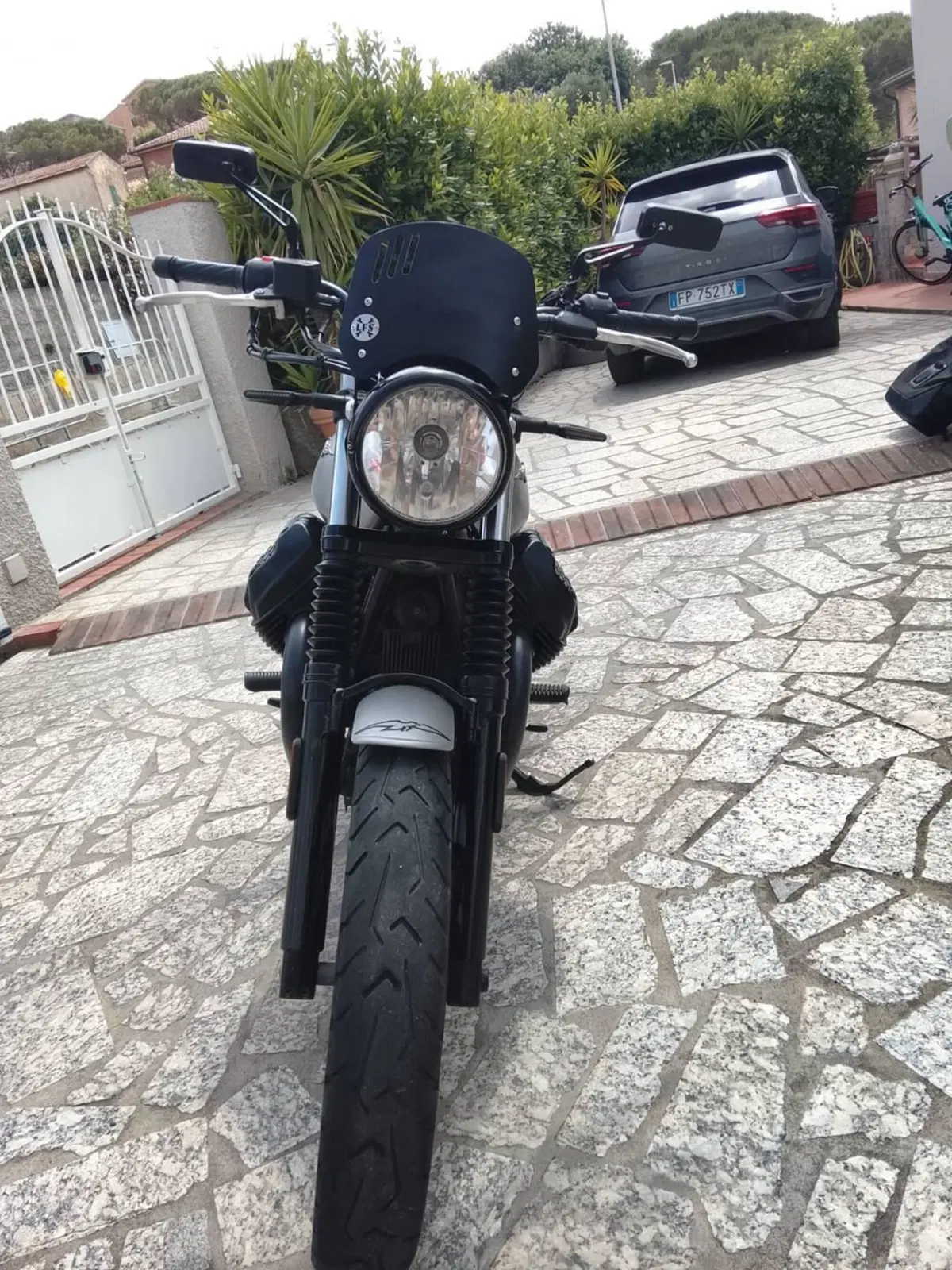 Moto Guzzi V7 III Rough (2018 - 20) (17)