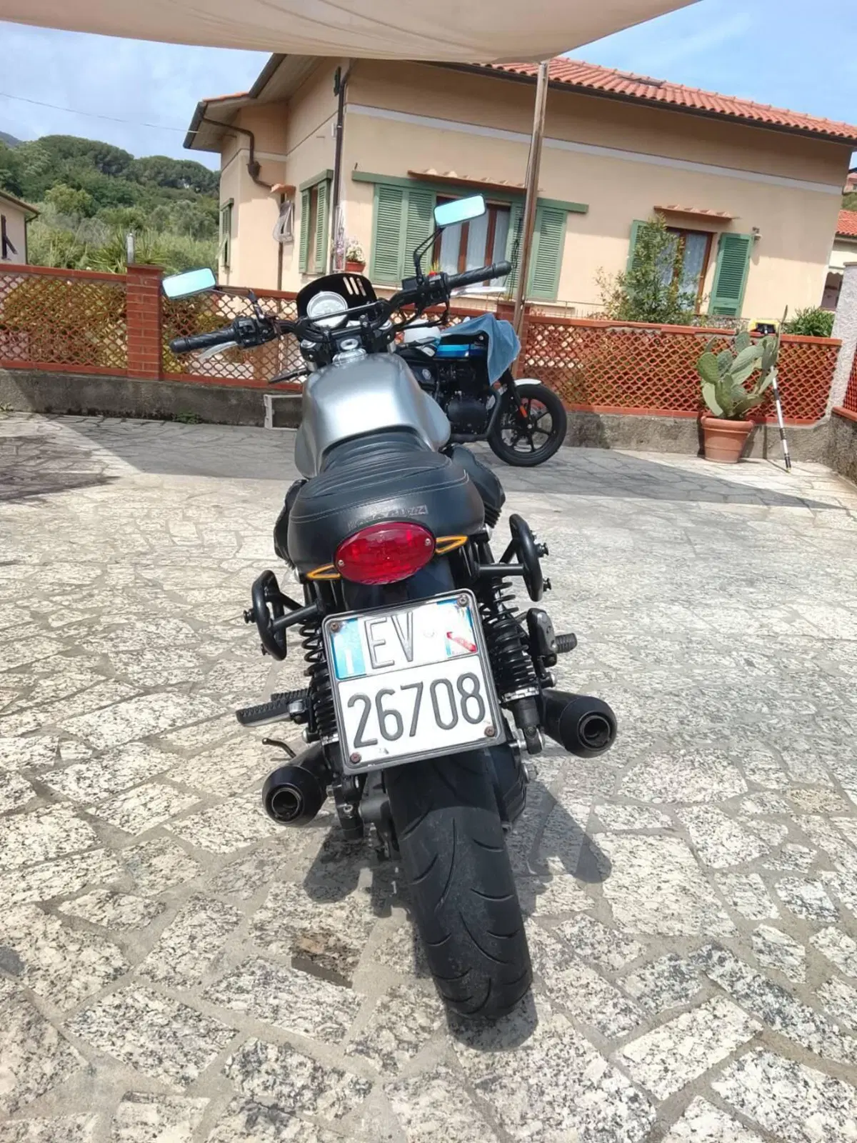 Moto Guzzi V7 III Rough (2018 - 20) (18)