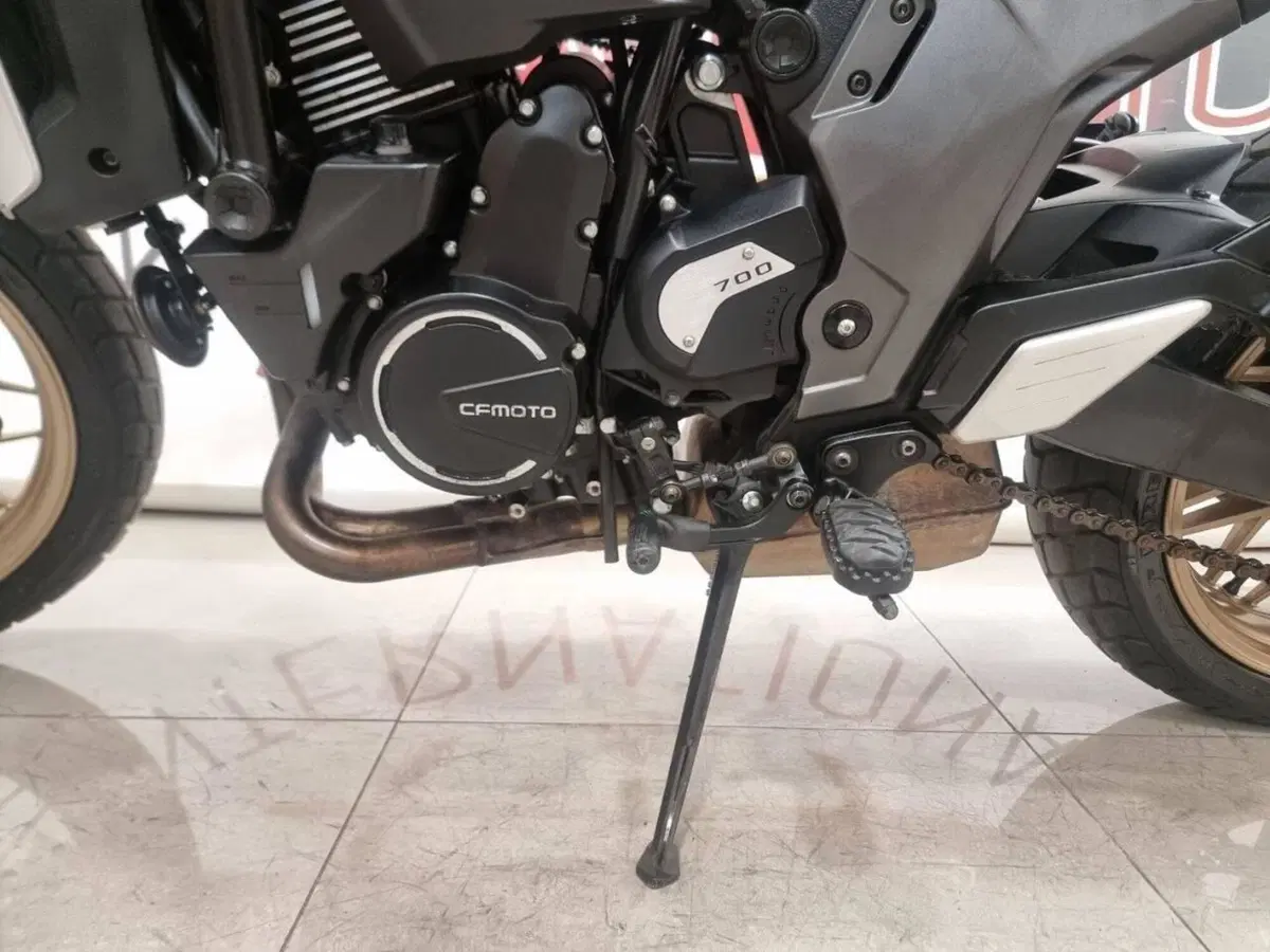 CFMOTO 700CL-X Heritage (2021 - 26) (6)