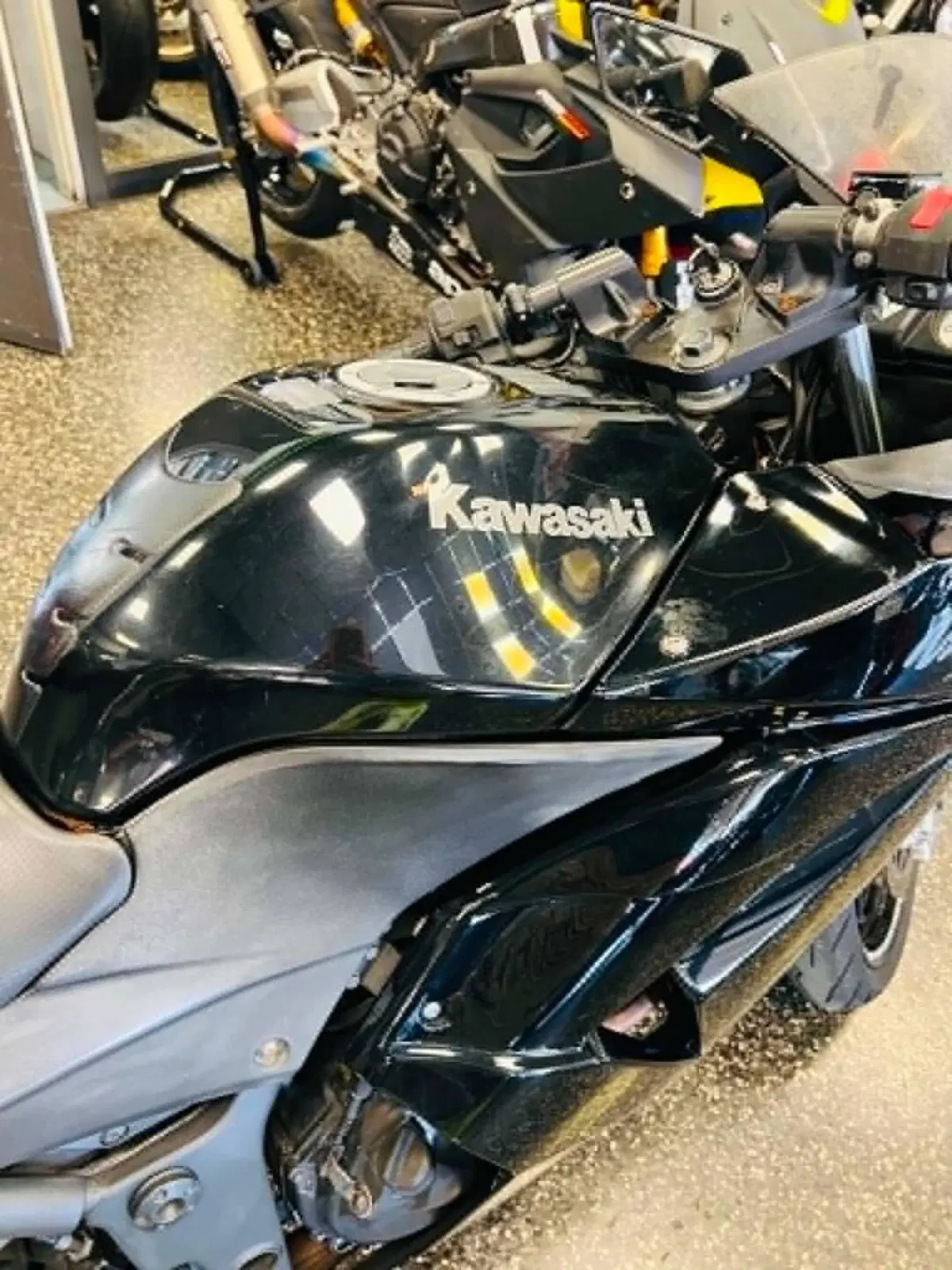 Kawasaki Ninja 250 R (2007 - 13) (4)
