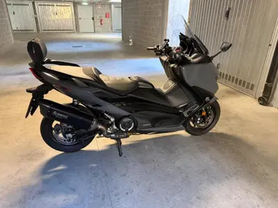 Yamaha T-Max 560 Tech Max (2021) usata