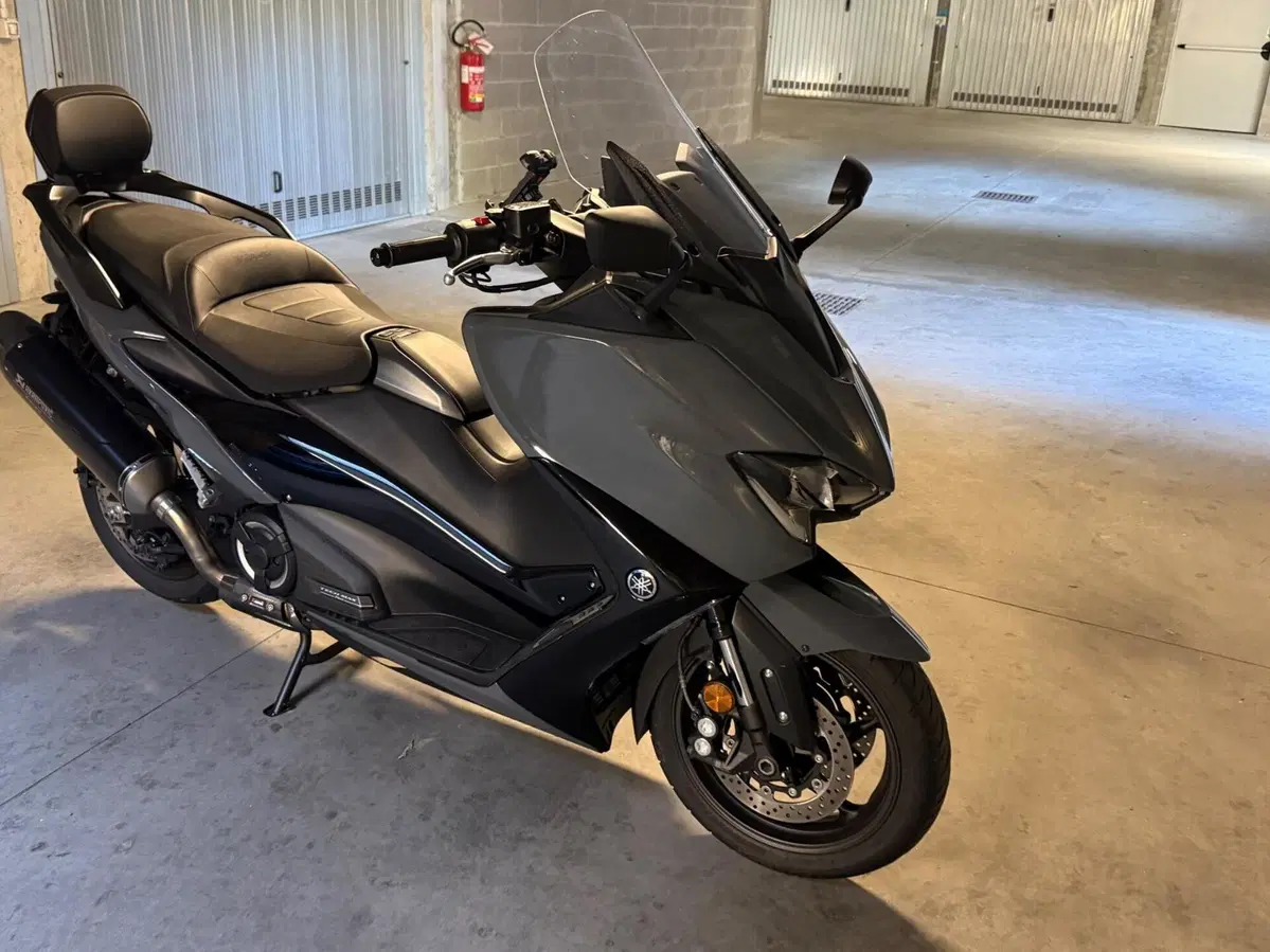 Yamaha T-Max 560 Tech Max (2021) (2)