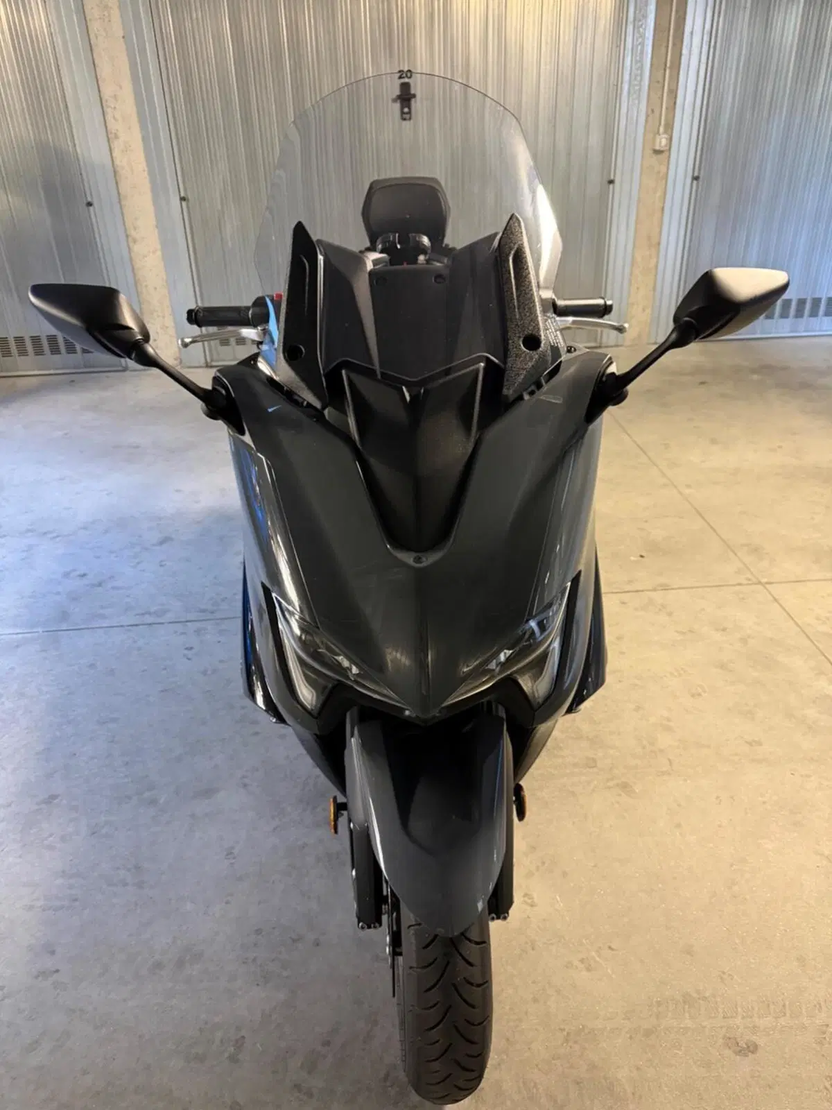 Yamaha T-Max 560 Tech Max (2021) (4)
