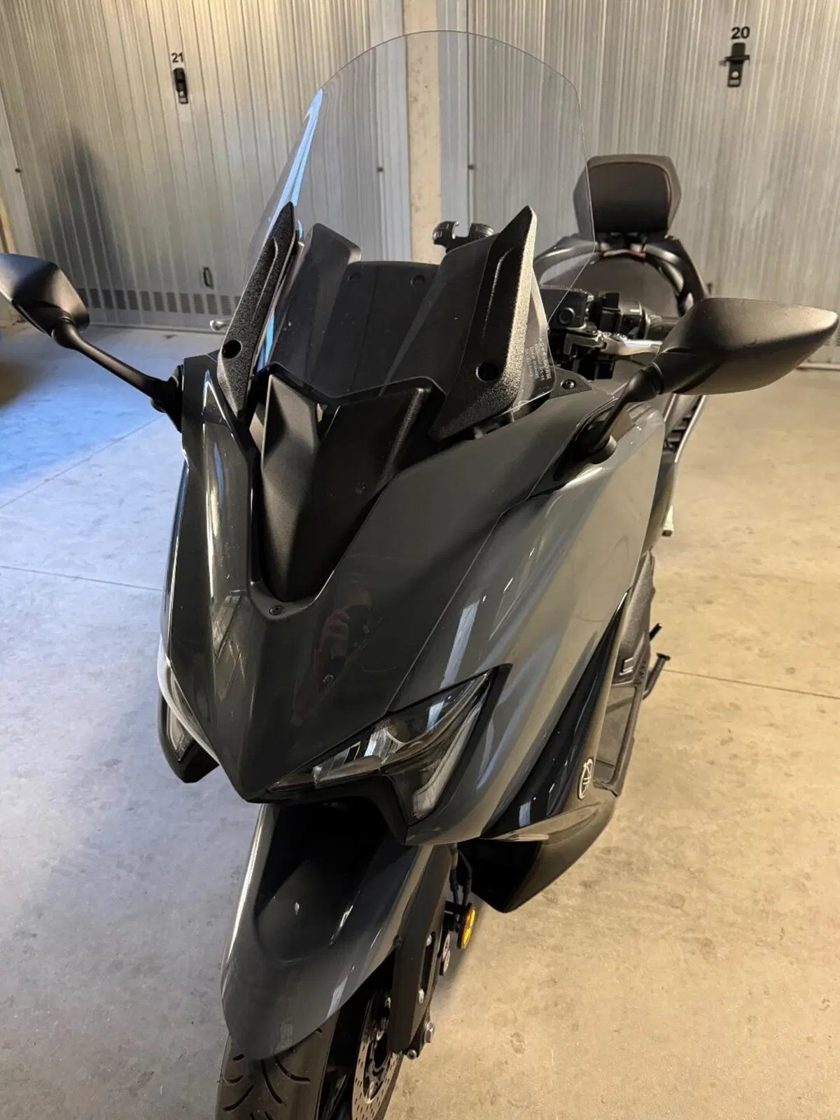 Yamaha T-Max 560 Tech Max (2021) (5)