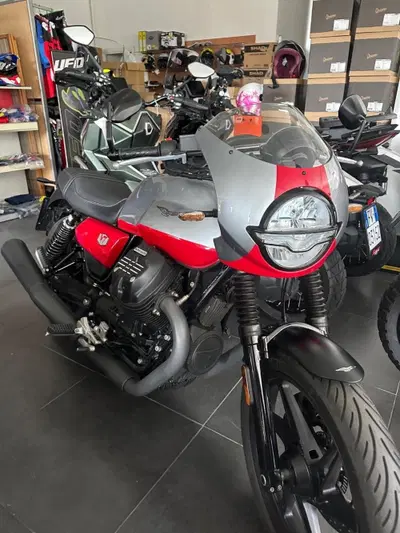 Moto Guzzi V7 Stone Corsa (2023 - 25) usata