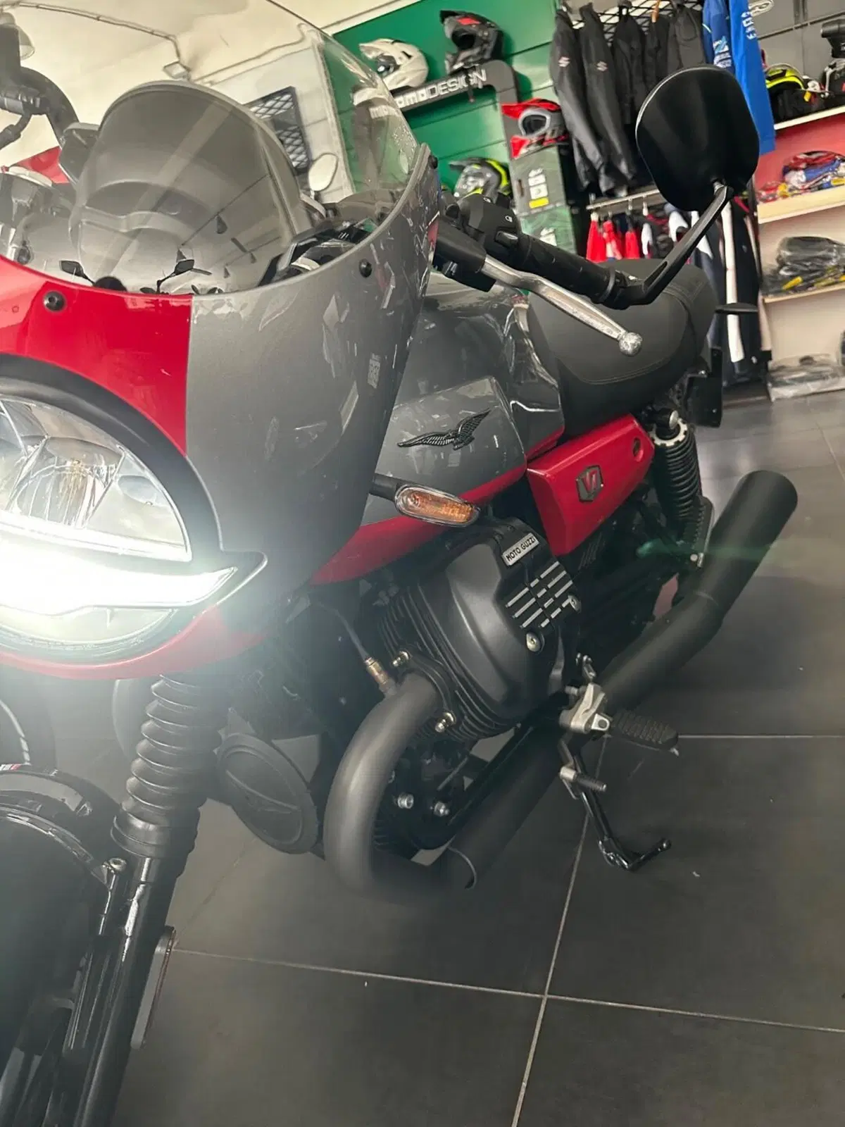 Moto Guzzi V7 Stone Corsa (2023 - 25) (6)