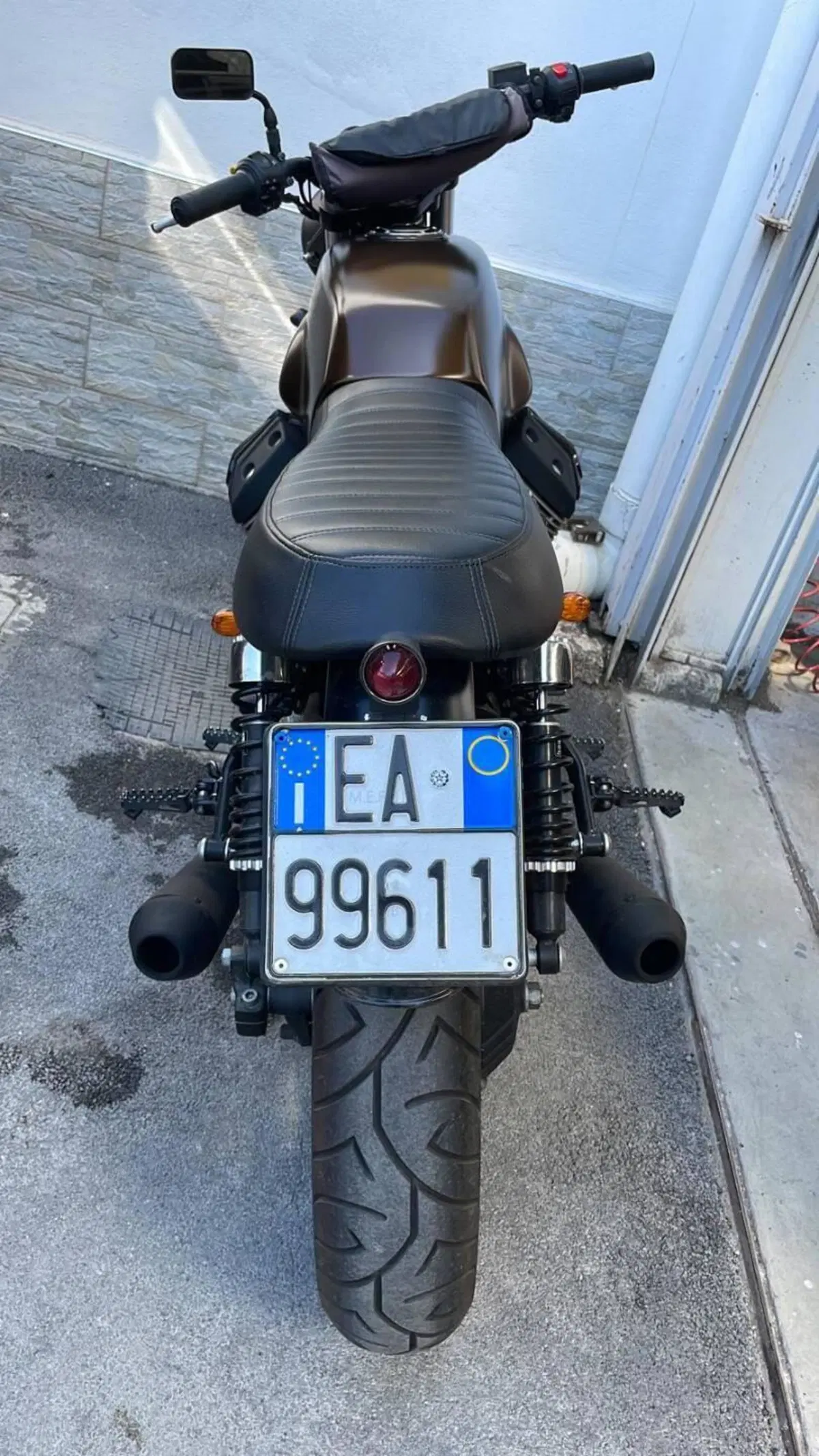 Moto Guzzi V7 II Stone (2015 - 17) (8)
