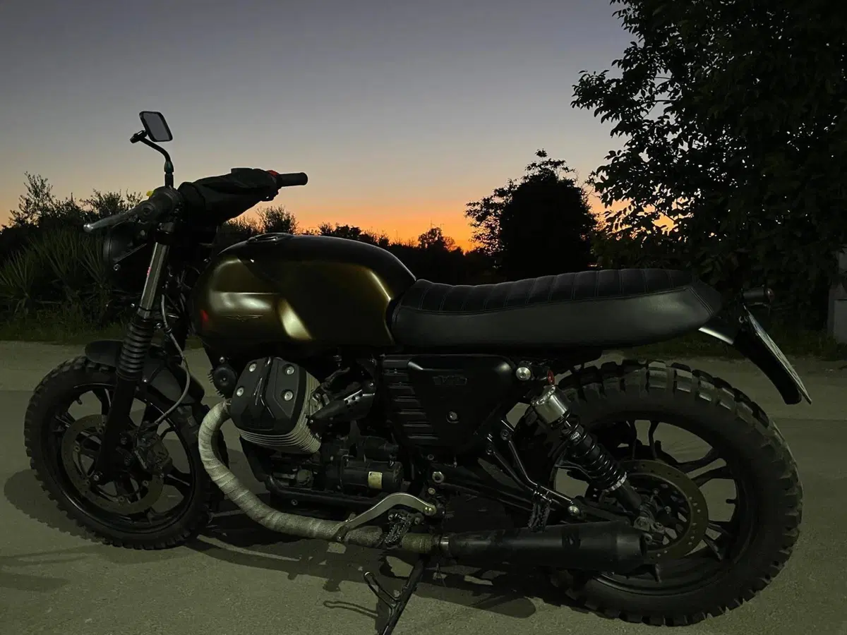Moto Guzzi V7 II Stone (2015 - 17) (15)