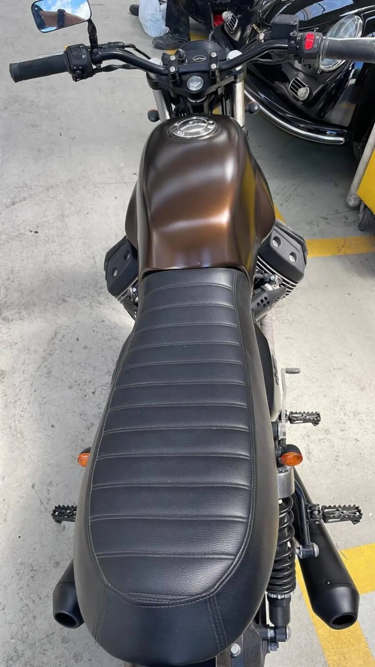 Moto Guzzi V7 II Stone (2015 - 17) (16)