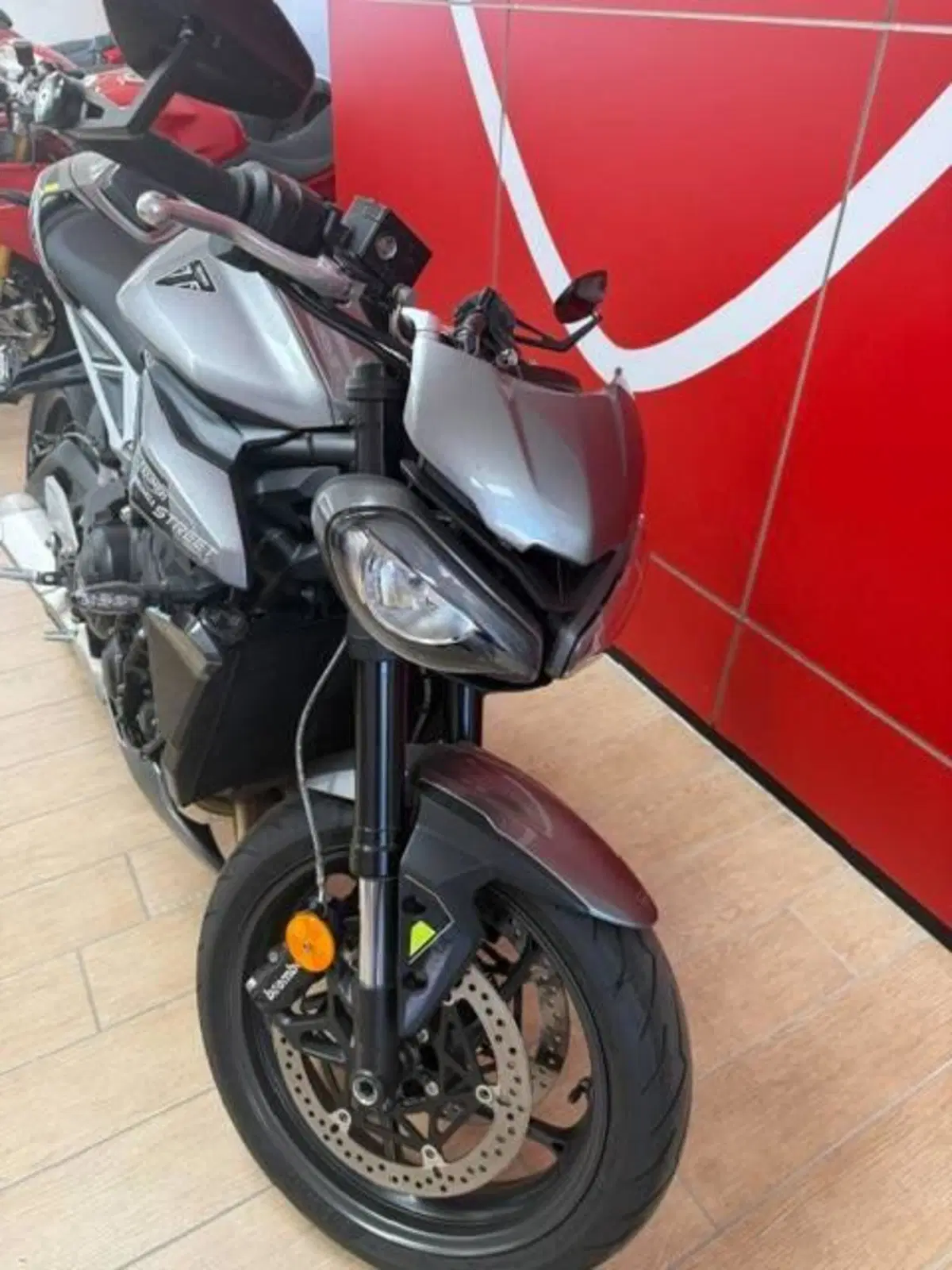 Triumph Street Triple 765 R (2023 - 26) (4)