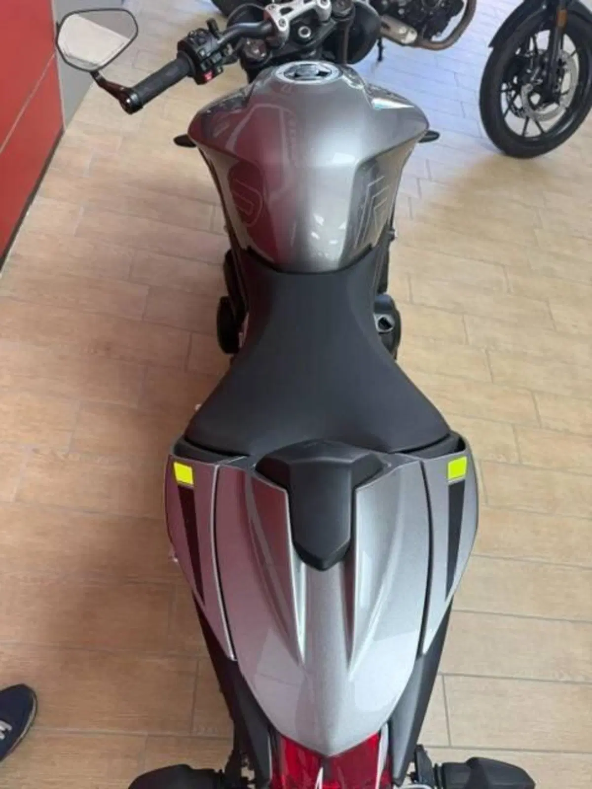 Triumph Street Triple 765 R (2023 - 26) (6)