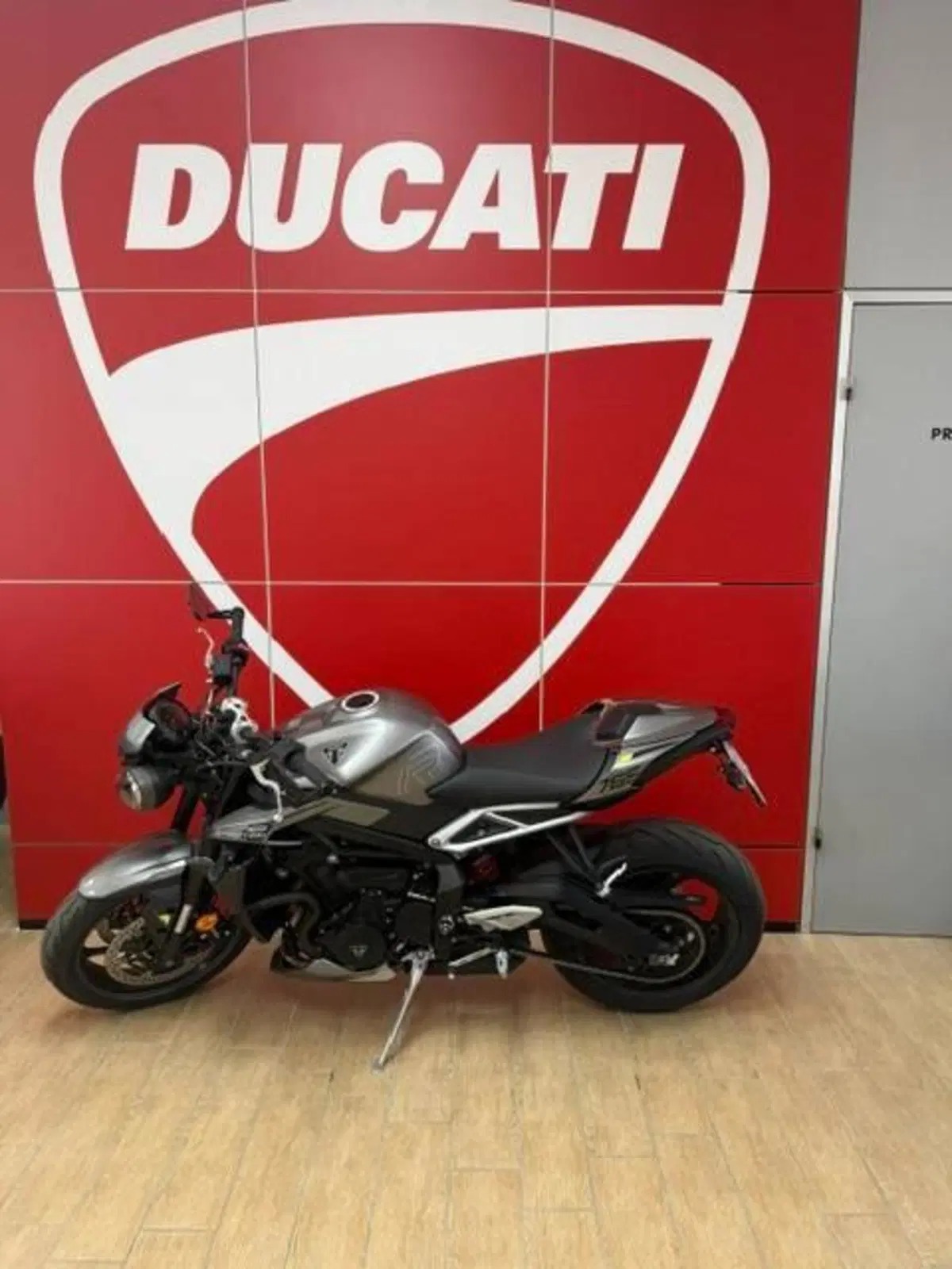 Triumph Street Triple 765 R (2023 - 26) (7)