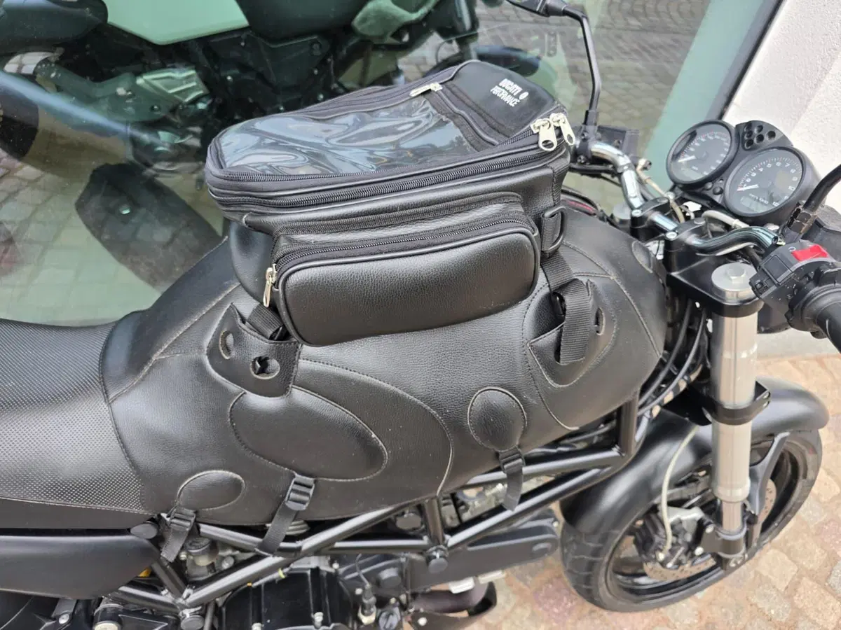 Ducati Monster 695 (2006 - 08) (9)