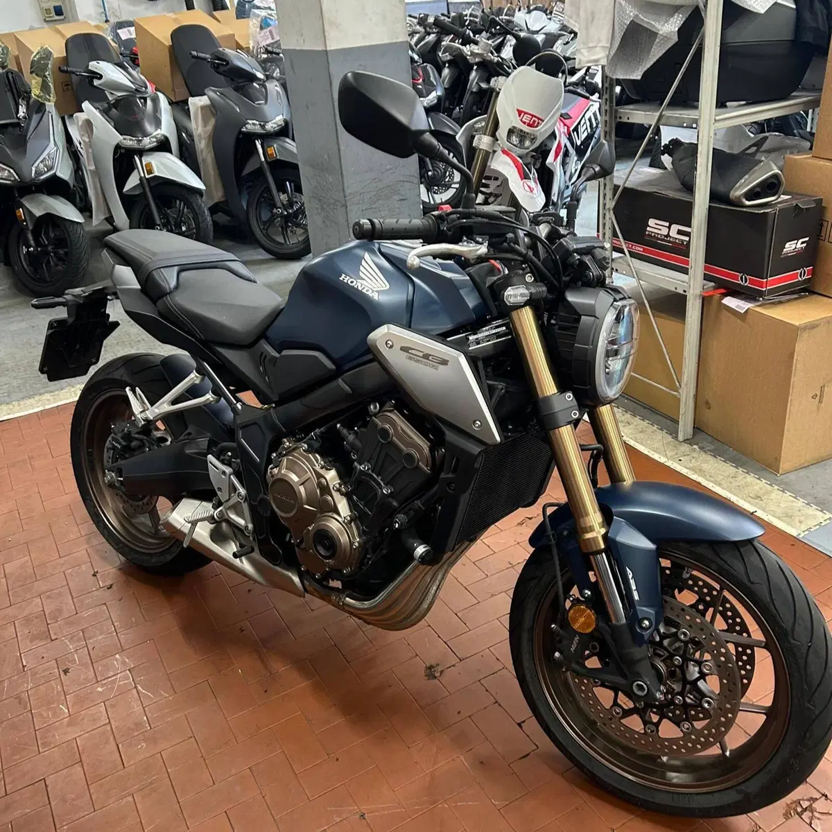 Honda CB 650 R (2021 - 23) (2)