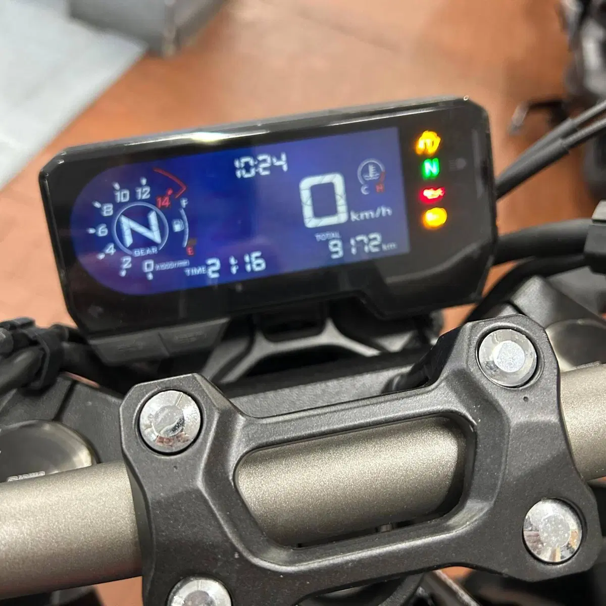 Honda CB 650 R (2021 - 23) (4)