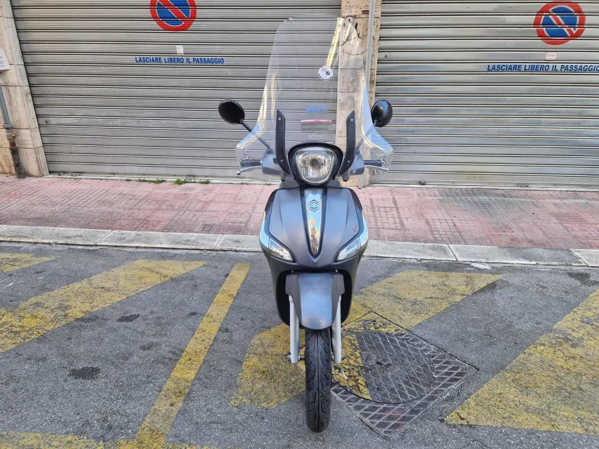 Piaggio Liberty 125 i-get ABS (2016) (2)