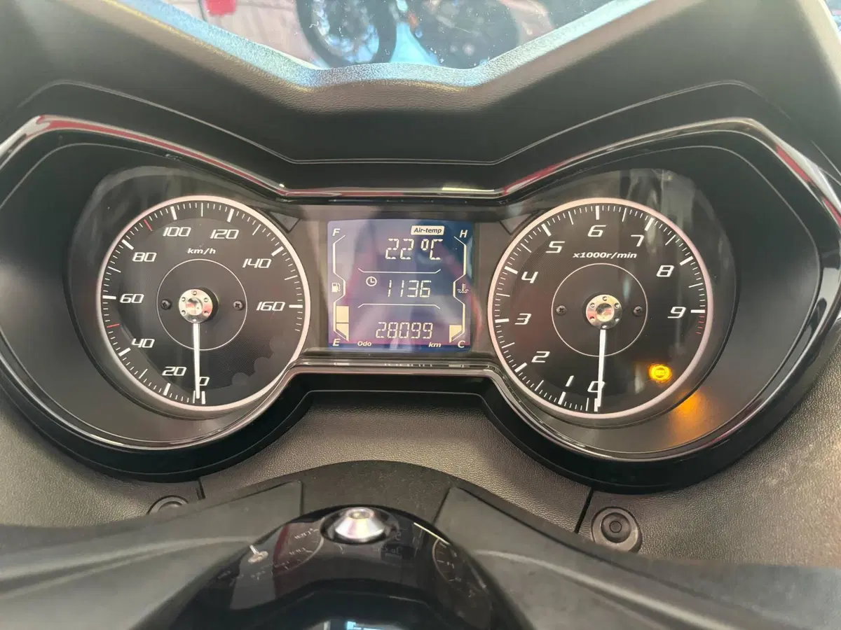 Yamaha X-Max 300 Tech Max (2021 - 24) (3)