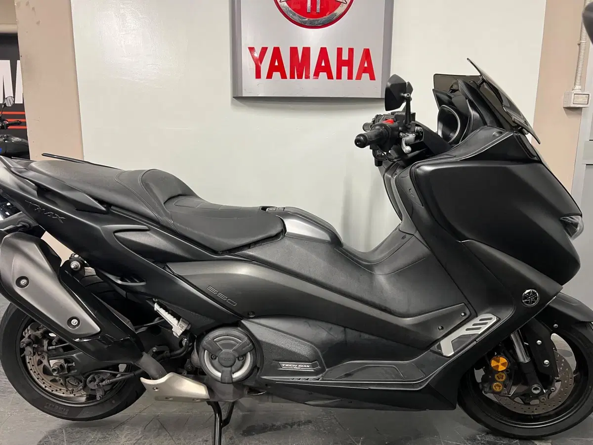 Yamaha T-Max 560 Tech Max (2021)