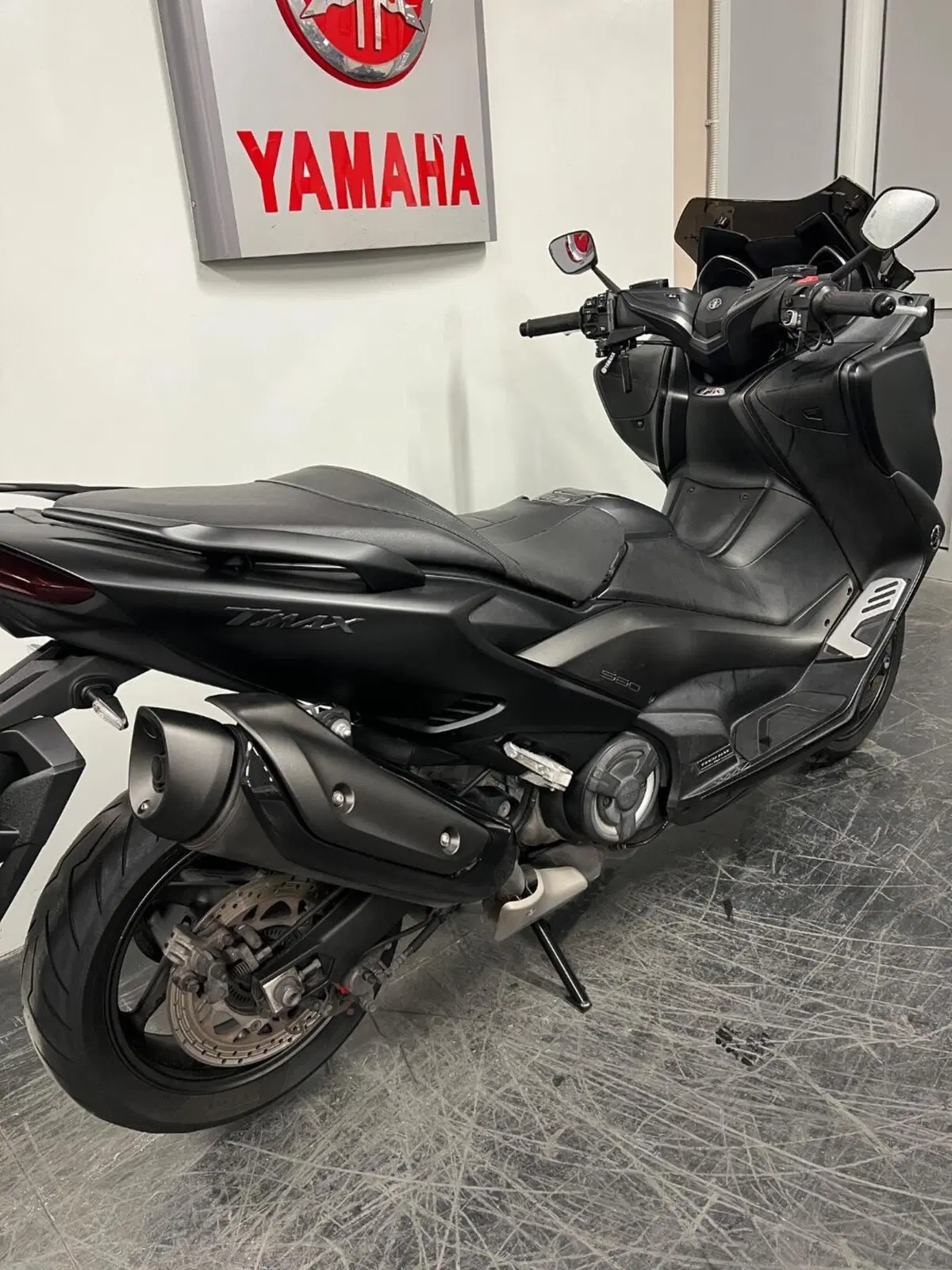 Yamaha T-Max 560 Tech Max (2021) (4)