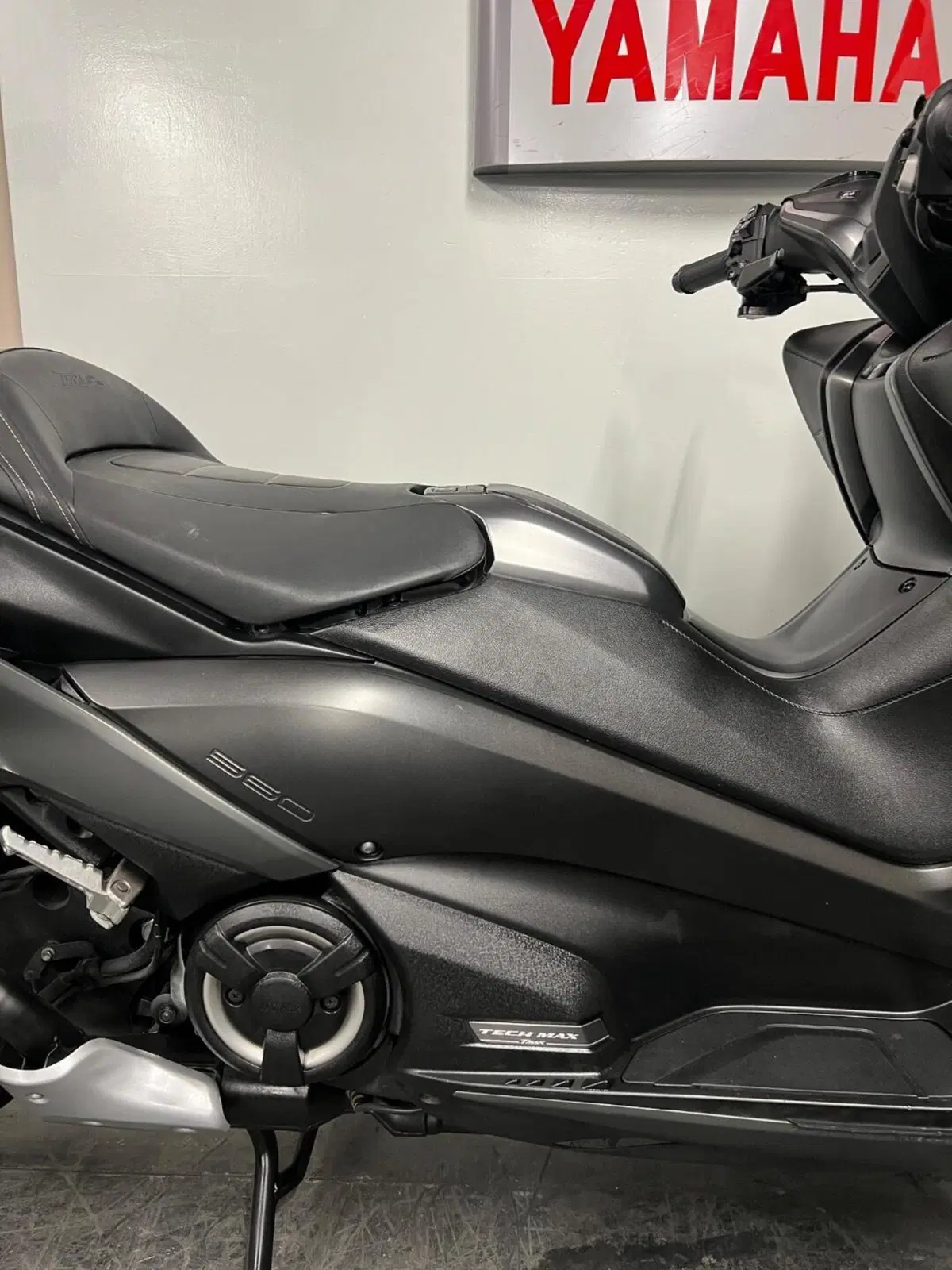 Yamaha T-Max 560 Tech Max (2020) (6)