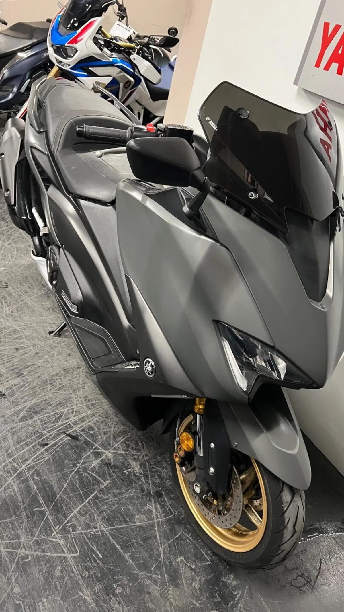 Yamaha T-Max 560 Tech Max (2020) (11)
