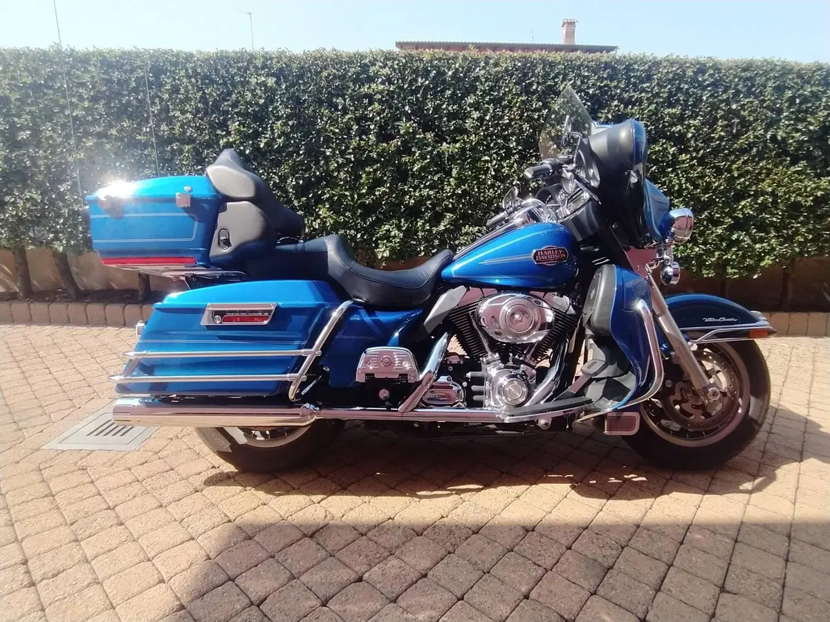 Harley-Davidson 1584 Electra Glide Ultra Classic (2008 - 13) - FLHTCU