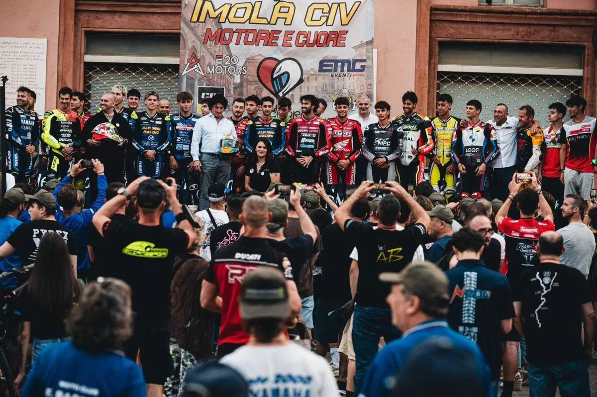 Dunlop CIV 2026, Imola: i piloti sfilano per le strade della città [VIDEO-GALLERY] (7)