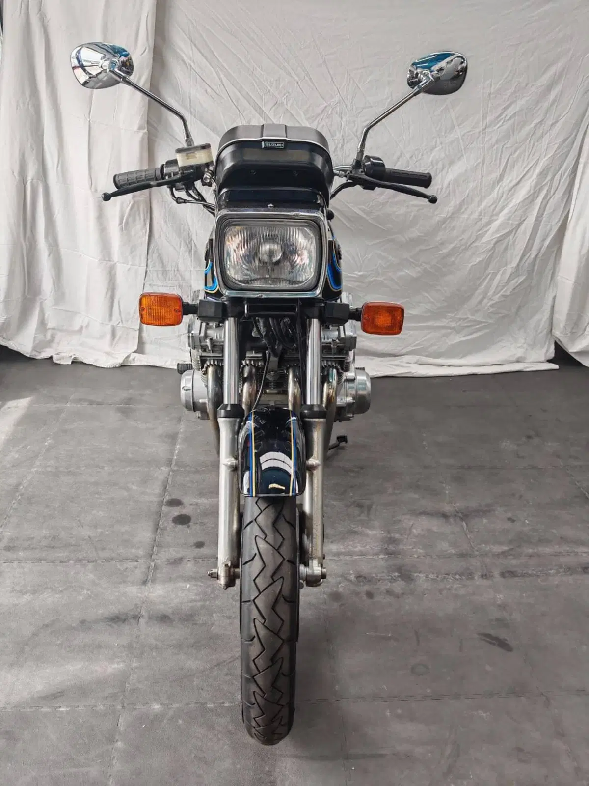 Suzuki GSX 750 E (2)