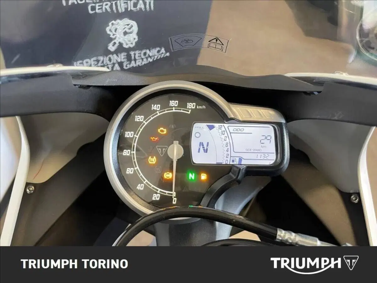 Triumph Thruxton 400 (2026) (6)