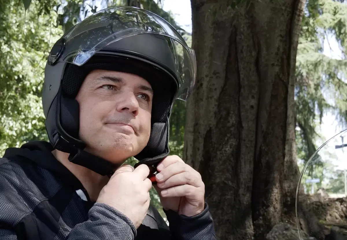 Recensito Acerbis Jet Levante: il demi jet completo di tutto e dal prezzo che seduce [VIDEO]