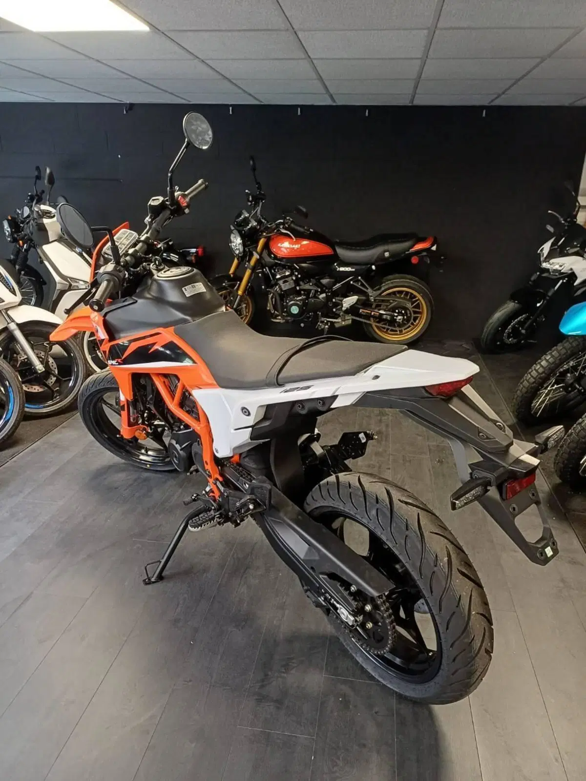 KTM 125 SMC R (2025 - 26) (3)
