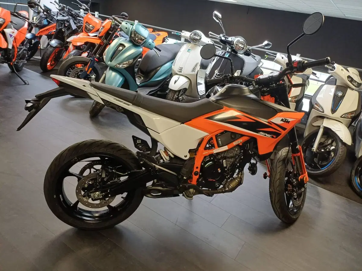 KTM 125 SMC R (2025 - 26) (5)