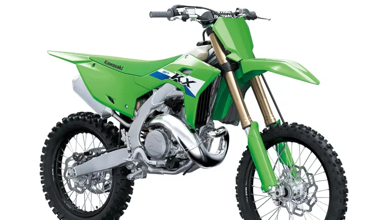 Kawasaki presenta la KX 327 2 tempi da cross. Non stiamo sognando &egrave; tutto vero! [VIDEO]