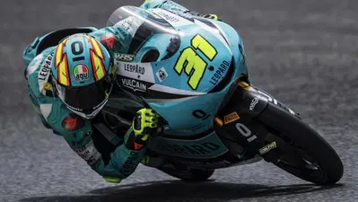 MotoGP 2026. GP di Ungheria a Balaton. Moto3: Adrian Fernandez squalificato dai primi 6 GP della stagione per motori manomessi