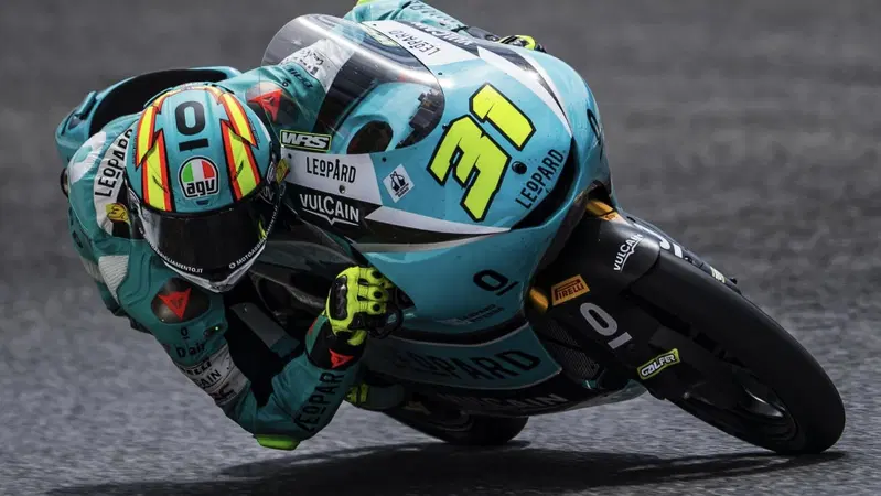 MotoGP 2026. GP di Ungheria a Balaton. Moto3: Adrian Fernandez squalificato dai primi 6 GP della stagione per motori manomessi