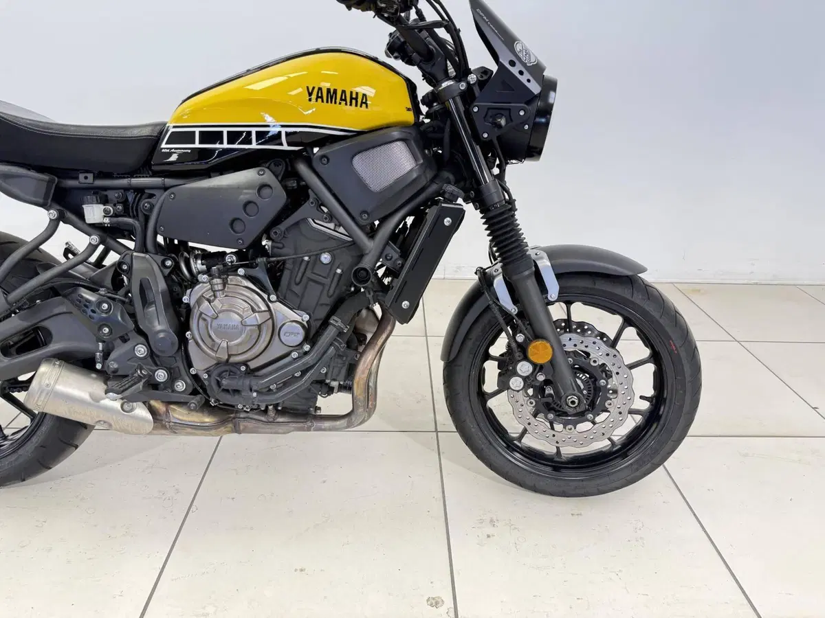 Yamaha XSR 700 ABS 60th Anniversary (2016 - 18) (12)