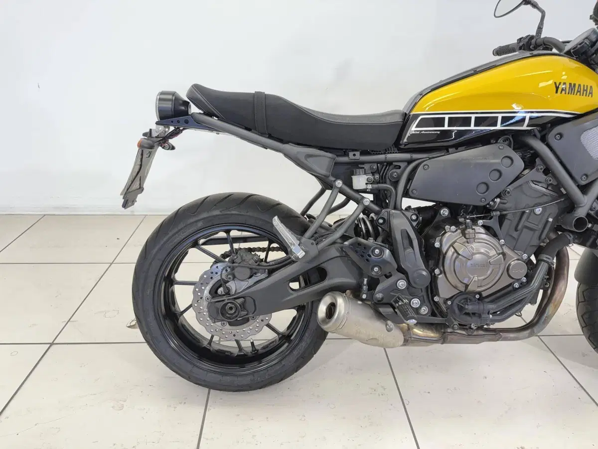 Yamaha XSR 700 ABS 60th Anniversary (2016 - 18) (16)