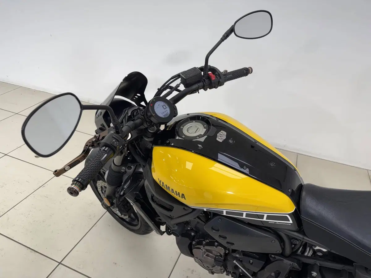 Yamaha XSR 700 ABS 60th Anniversary (2016 - 18) (18)