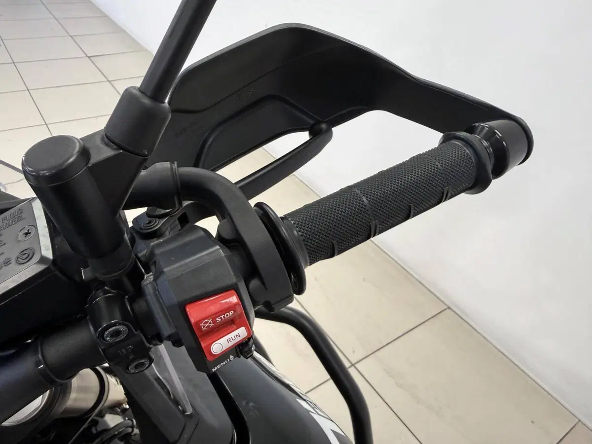 Yamaha Ténéré 700 World Raid (2022 - 25) (11)