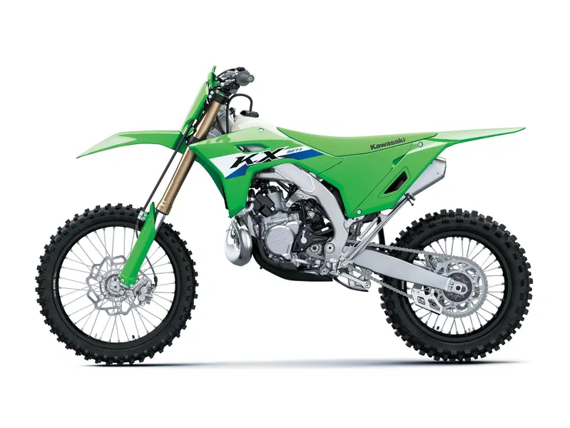 La KX327X da enduro. Da notare il cavalletto laterale, la presenza dei paramani e del paramotore