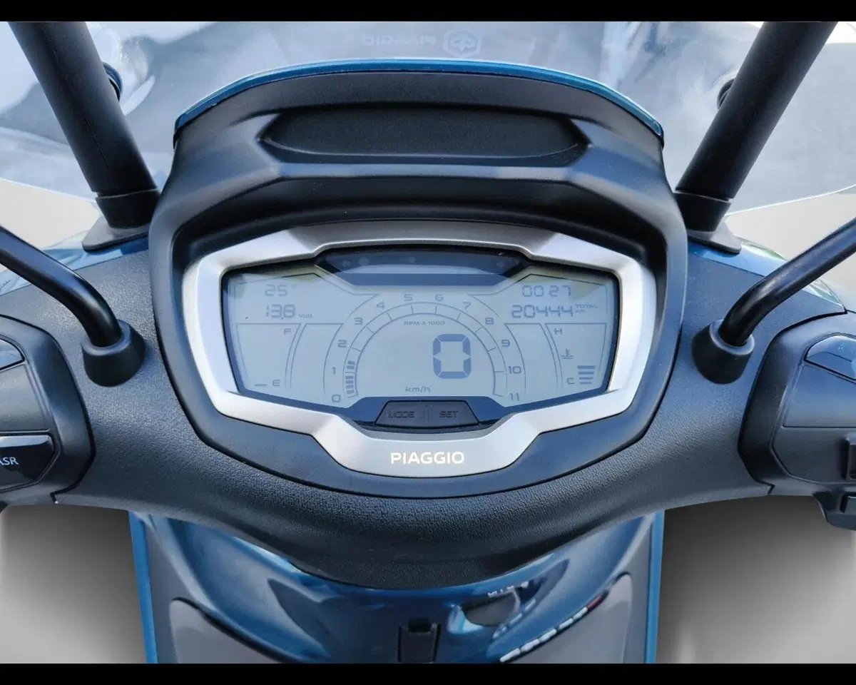 Piaggio Beverly 400 ABS-ASR (2021 - 24) (9)