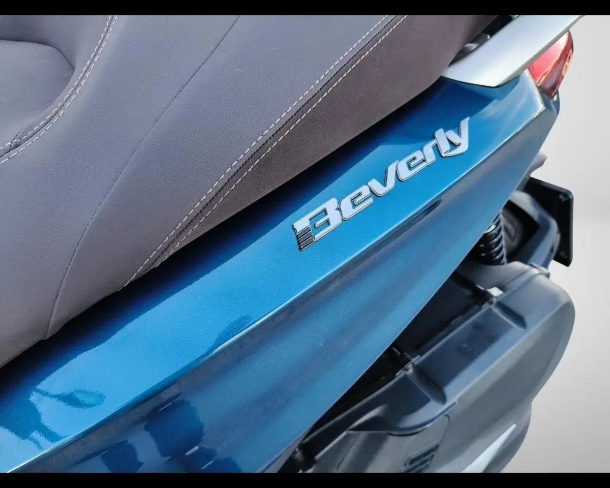 Piaggio Beverly 400 ABS-ASR (2021 - 24) (15)