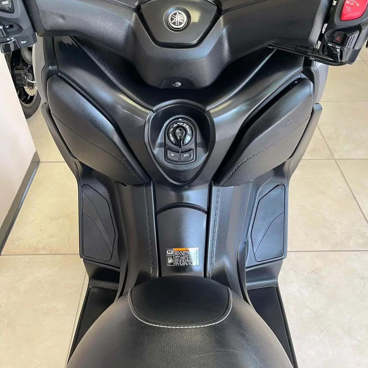 Yamaha X-Max 300 ABS (2017 - 20) (8)