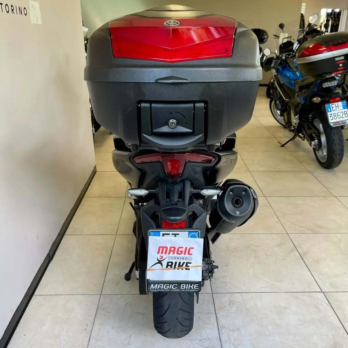 Yamaha T-Max 560 Tech Max (2020) (8)