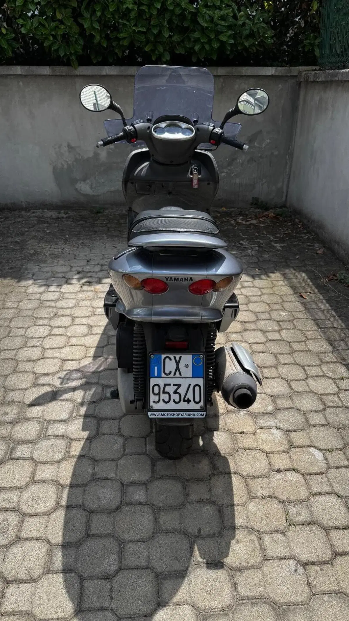 Yamaha Majesty 125 (2000 - 06) (2)